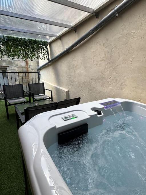 Luxury Room - Havre De Paix Avec Jacuzzi Prive Bar-le-Duc Exterior foto